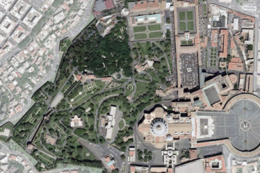 Vizualizacija, kako lahko oseba vidi svoje mesto preko satelita