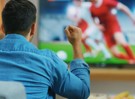 どのデバイスからでもサッカーをオンラインで観戦するためのライブマッチ