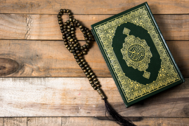 کشف کنید که بهترین برنامه ها برای خواندن قرآن کدام است