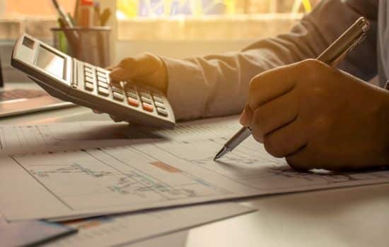Los inversores de todo el mundo prevén alzas en 2023