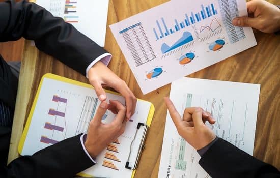 Los inversores de todo el mundo prevén alzas en 2023