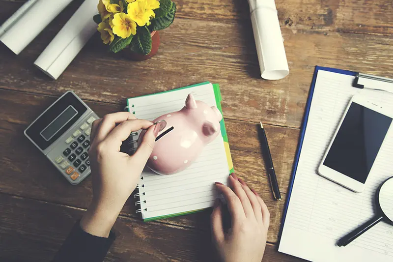 💸 Cómo invertir tu dinero sin volverte loco (ni perderlo en el intento)