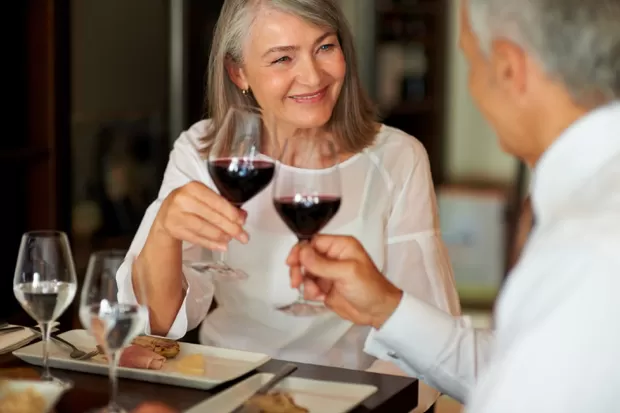 Encuentra el Amor en la Madurez: Las Mejores Aplicaciones de Citas para Personas Mayores de 50